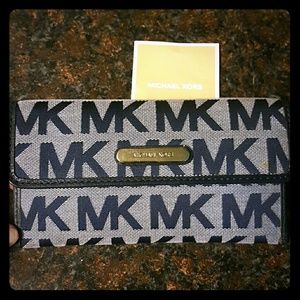 Michael kors authentic wallet